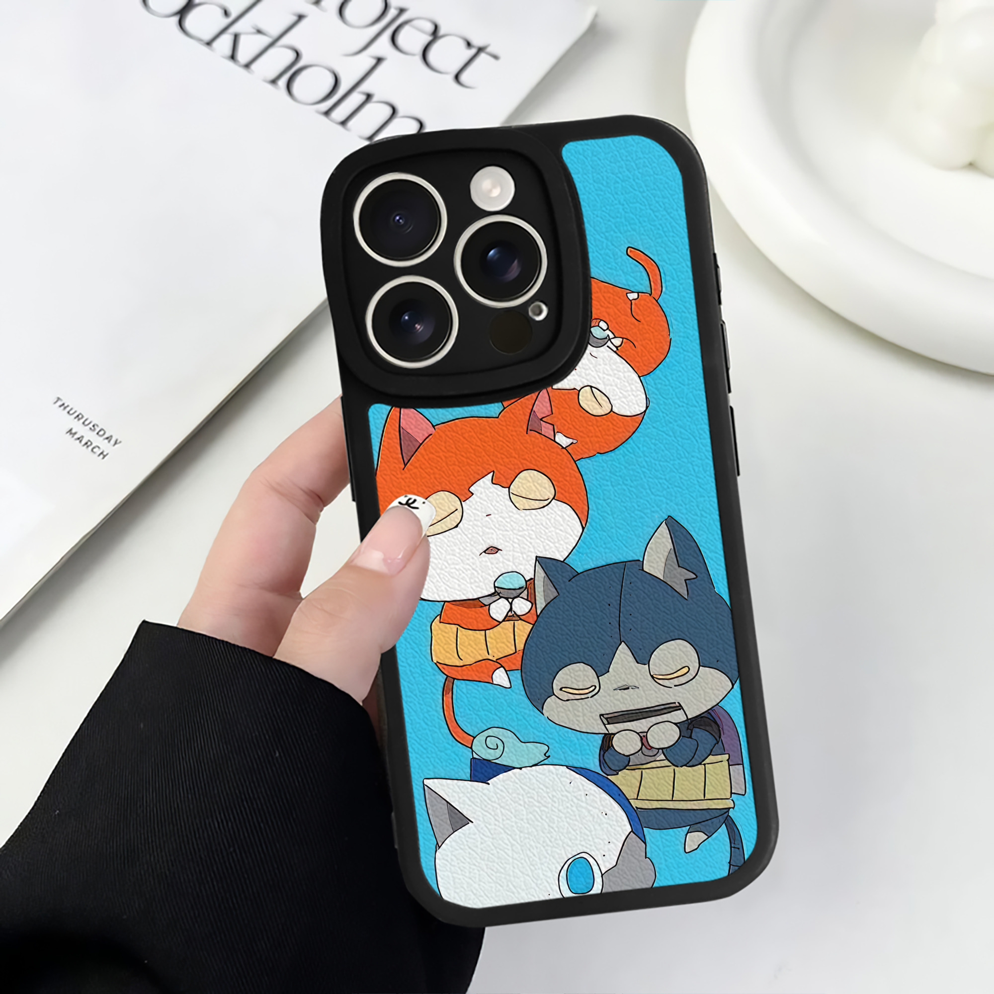 （画像用） 妖怪ウォッチ Yo-kai Watch 【iPhone 16シリーズ対応】シリコンスマホケース（レザー調） 材質：シリコン